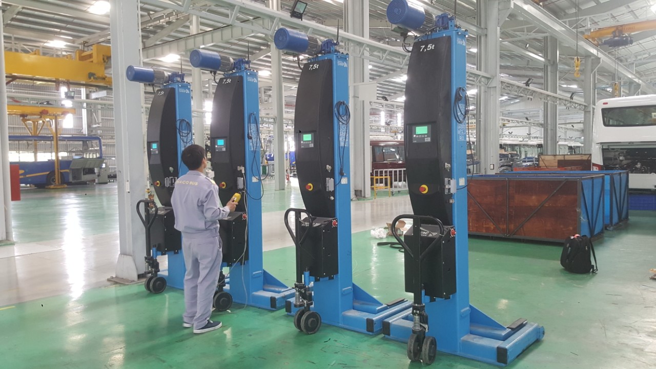 Cầu nâng 4 trụ độc lập Sefac SW2 Cầu nâng 4 trụ độc lập Sefac SW2
